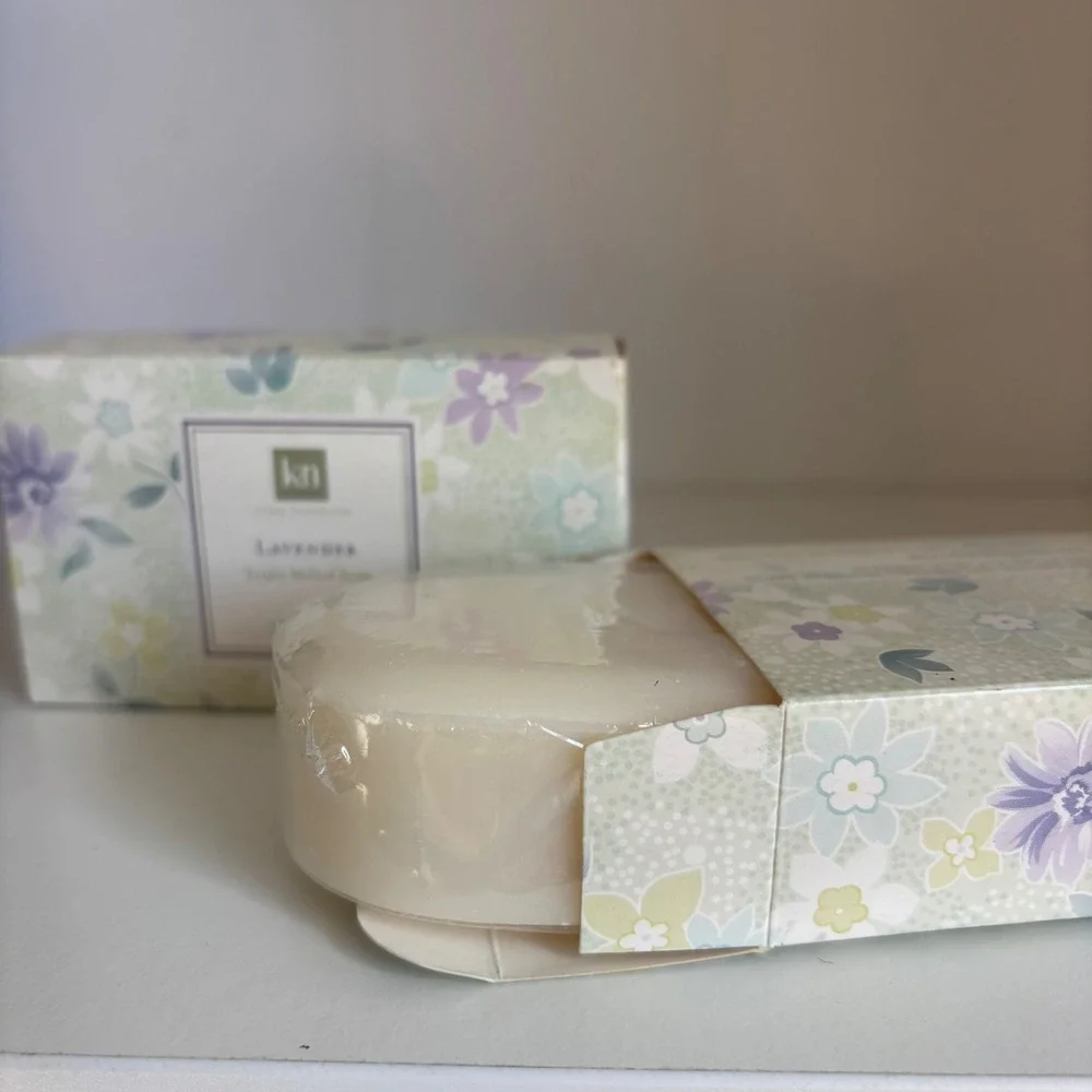 Karen Neuburger Lavender Triple Milled Soap Floral Set 2 New 5 oz each Full Size